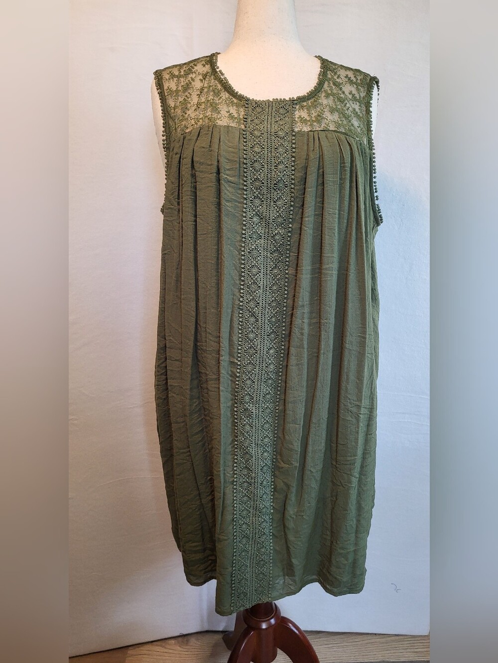 Olive Green Sleeveless Boho Tunic with Lace Trim NWOT Size 2X